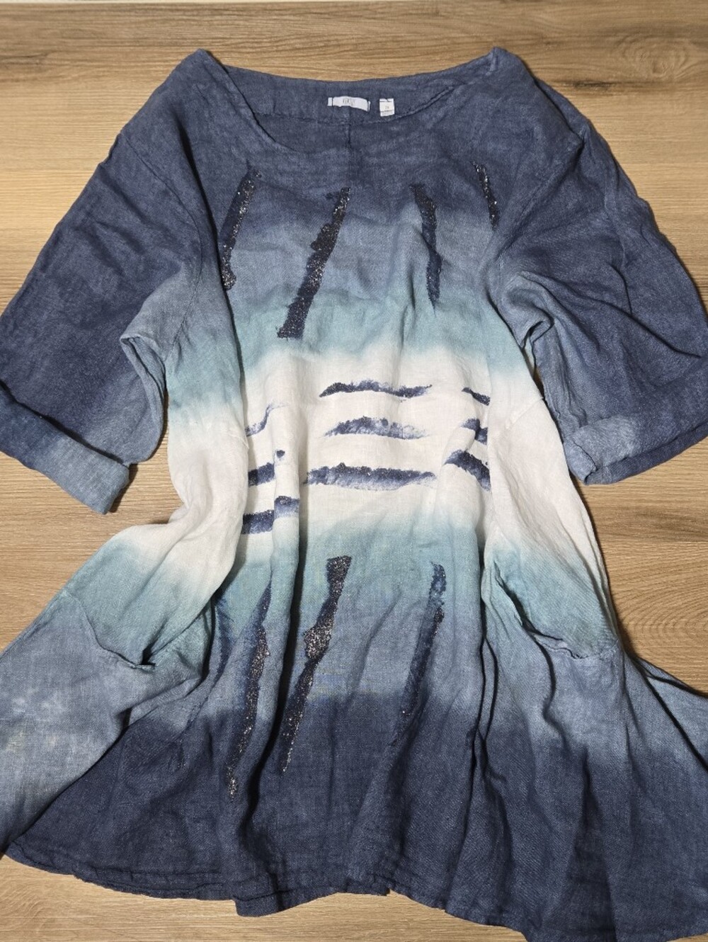 Kaktus Blue Ombre Scoop Neck Tunic with Glitter Accents
